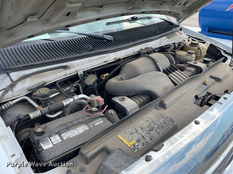 image for item LS9352 2010 Ford E350 Super Duty  utility van