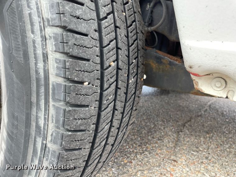 image for item LS9352 2010 Ford E350 Super Duty  utility van