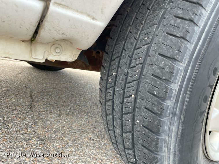 image for item LS9352 2010 Ford E350 Super Duty  utility van