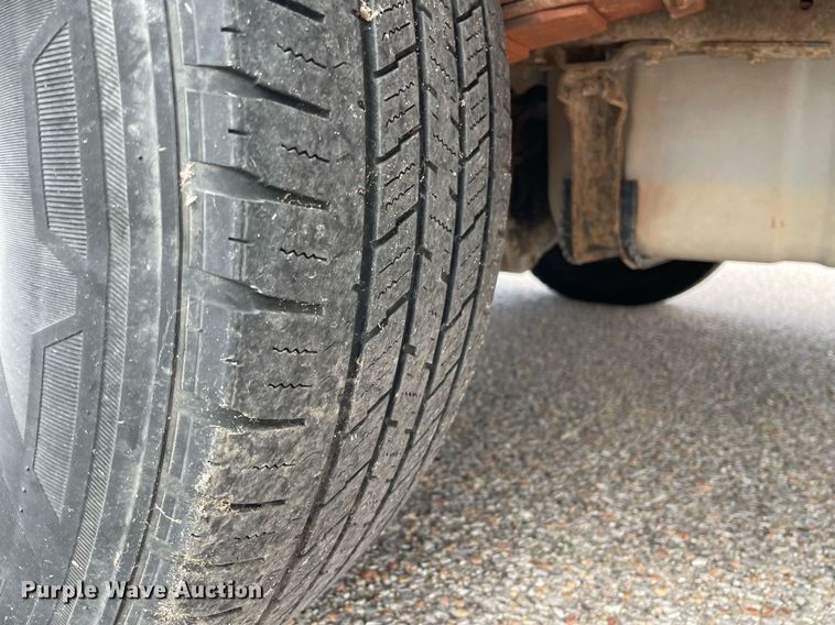 image for item LS9352 2010 Ford E350 Super Duty  utility van