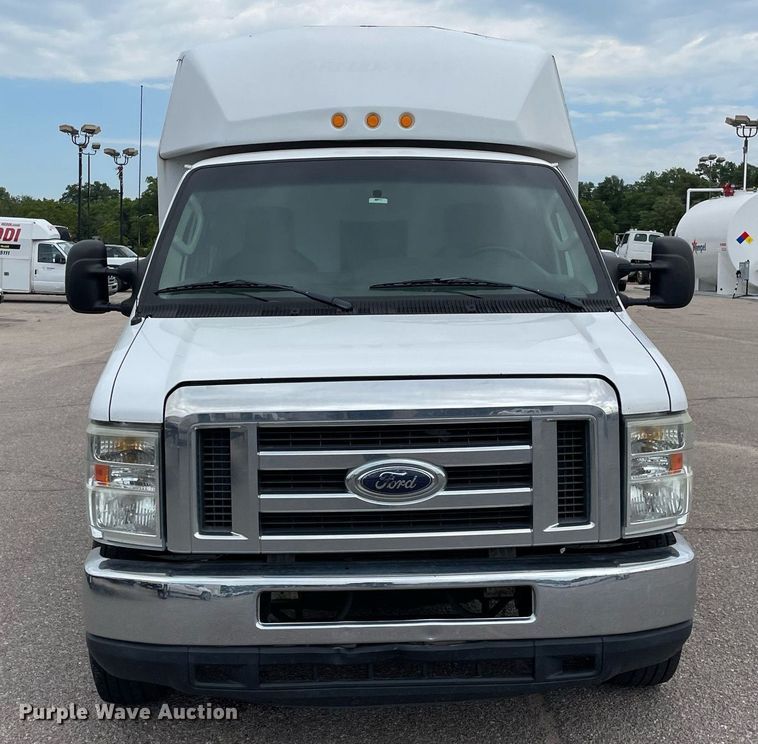 image for item LS9353 2010 Ford E350 Super Duty  utility van