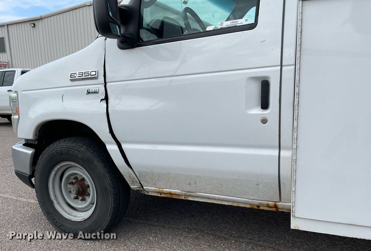 image for item LS9353 2010 Ford E350 Super Duty  utility van