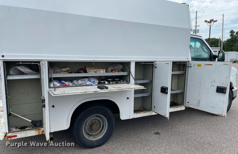 image for item LS9353 2010 Ford E350 Super Duty  utility van