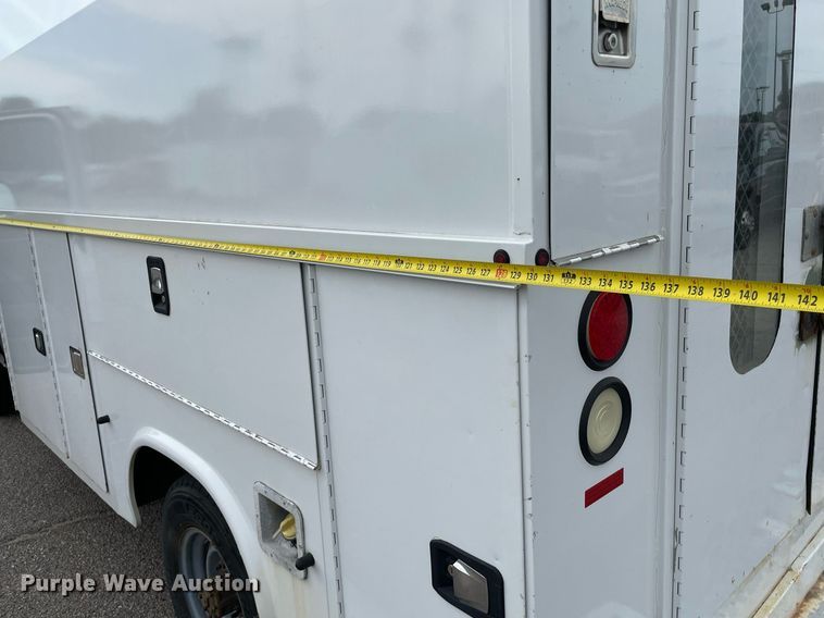 image for item LS9353 2010 Ford E350 Super Duty  utility van