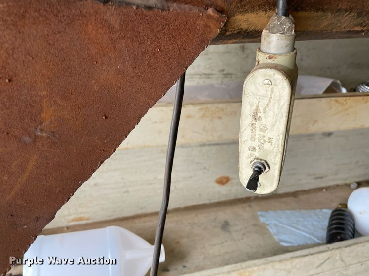 image for item LS9353 2010 Ford E350 Super Duty  utility van