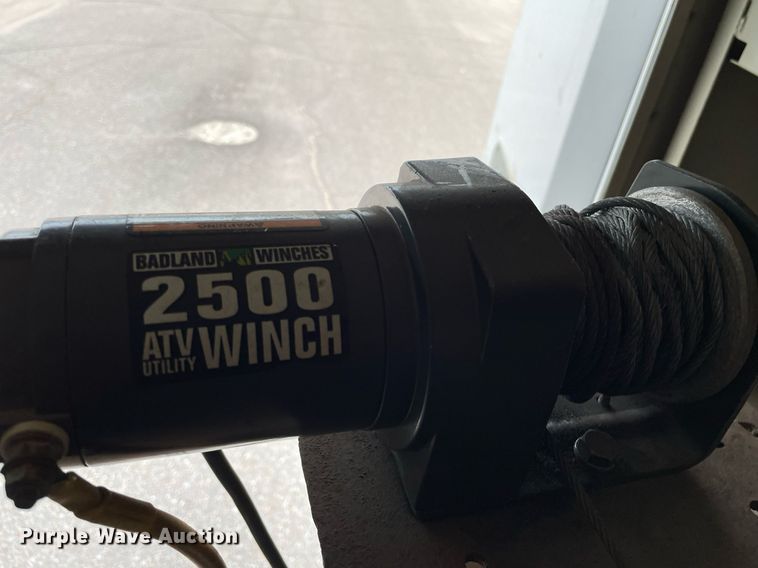 image for item LS9353 2010 Ford E350 Super Duty  utility van