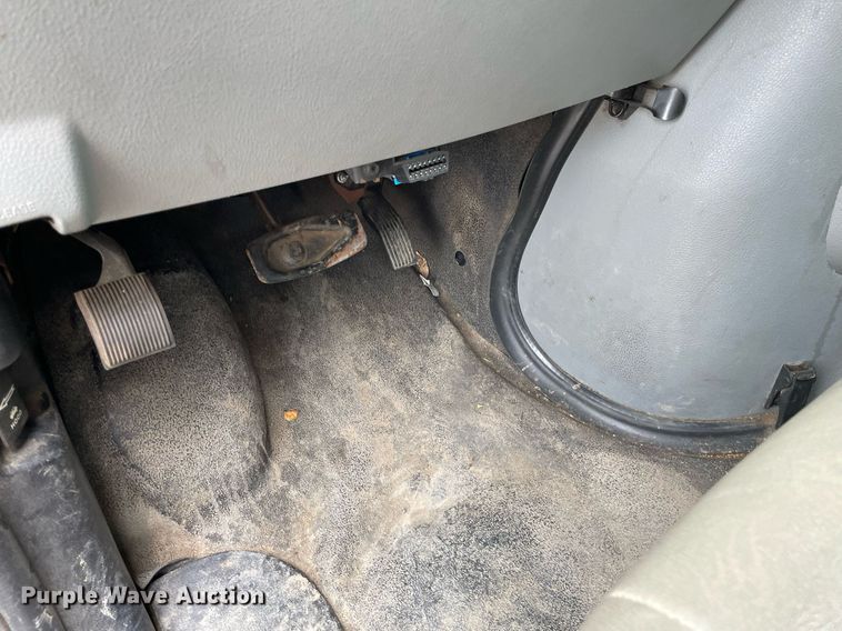 image for item LS9353 2010 Ford E350 Super Duty  utility van