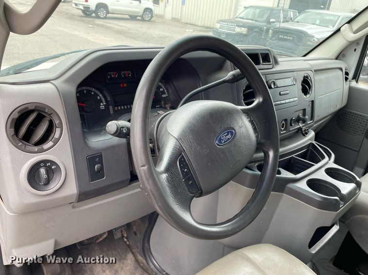 image for item LS9353 2010 Ford E350 Super Duty  utility van