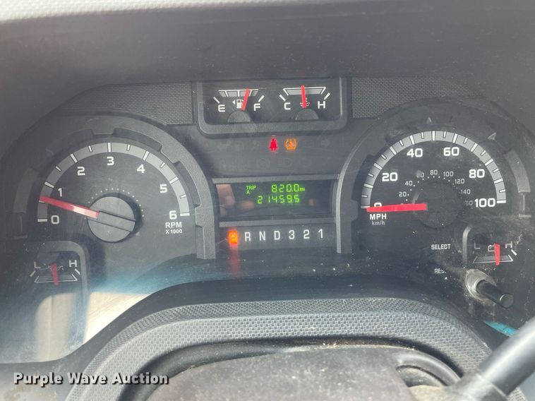 image for item LS9353 2010 Ford E350 Super Duty  utility van