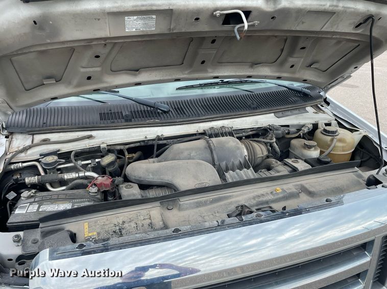 image for item LS9353 2010 Ford E350 Super Duty  utility van