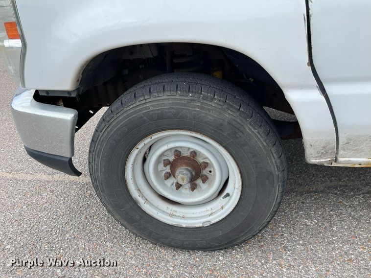 image for item LS9353 2010 Ford E350 Super Duty  utility van