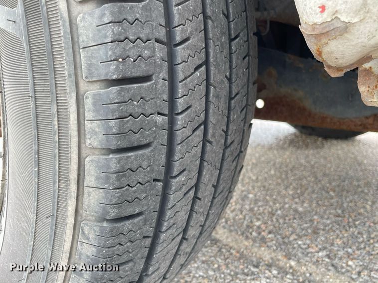 image for item LS9353 2010 Ford E350 Super Duty  utility van