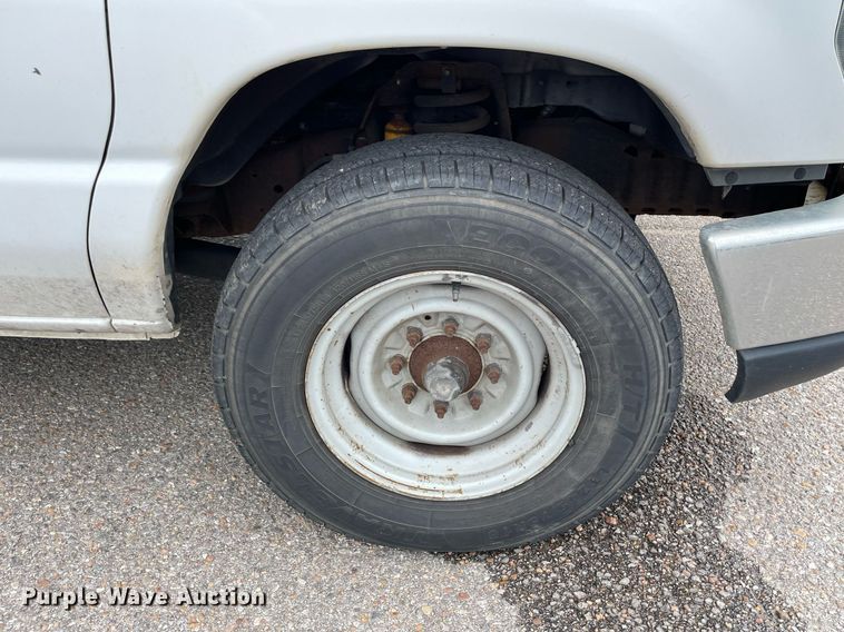 image for item LS9353 2010 Ford E350 Super Duty  utility van