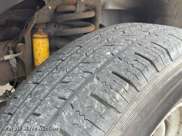 image for item LS9353 2010 Ford E350 Super Duty  utility van