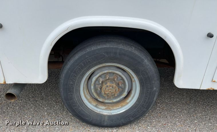 image for item LS9353 2010 Ford E350 Super Duty  utility van