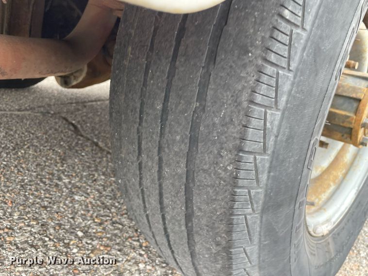 image for item LS9353 2010 Ford E350 Super Duty  utility van