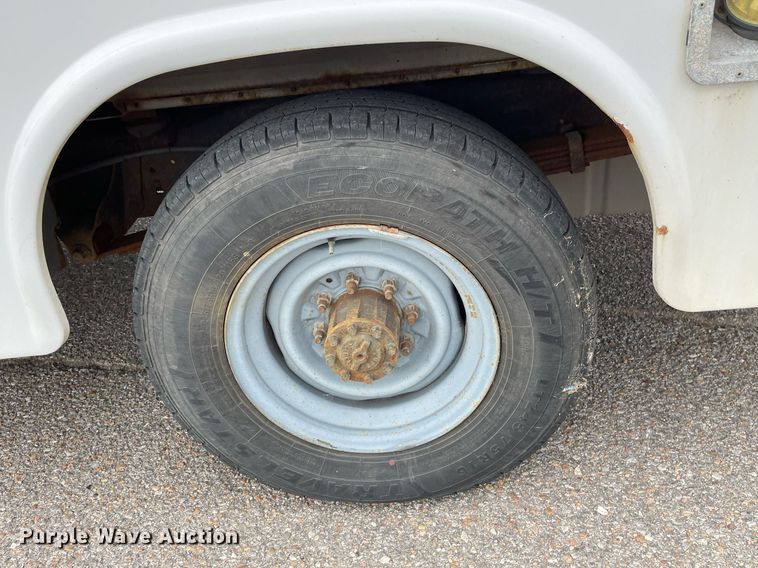 image for item LS9353 2010 Ford E350 Super Duty  utility van