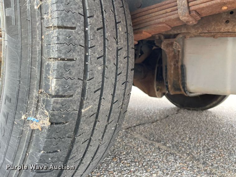 image for item LS9353 2010 Ford E350 Super Duty  utility van