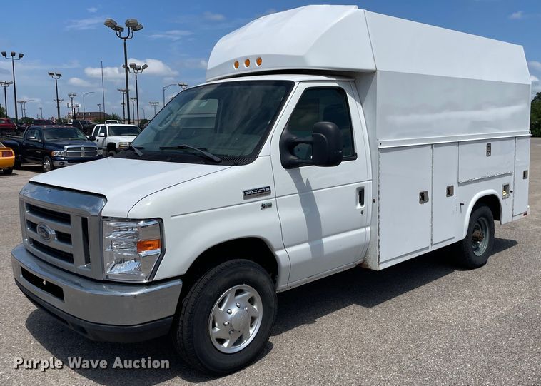 image for item LS9355 2010 Ford E350 Super Duty  utility van