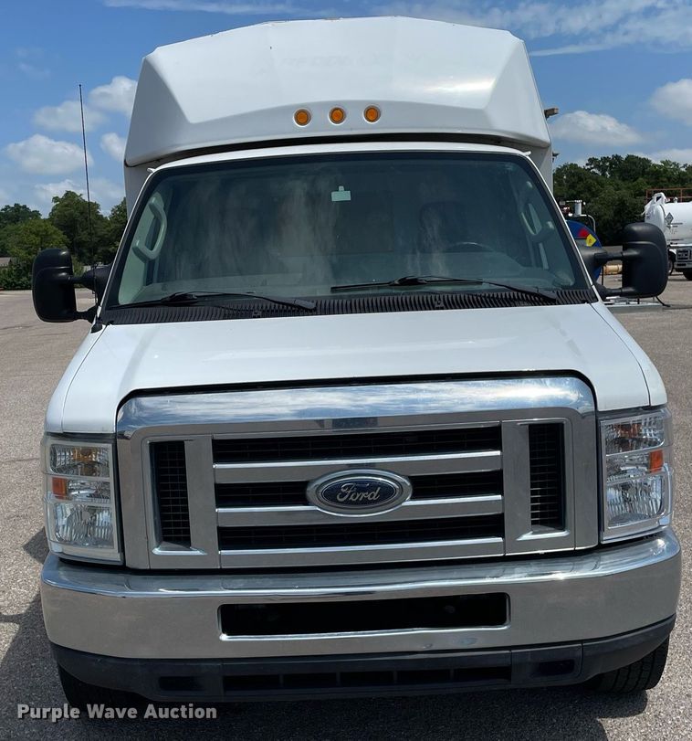 image for item LS9355 2010 Ford E350 Super Duty  utility van