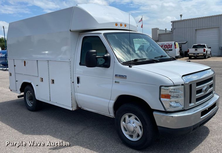 image for item LS9355 2010 Ford E350 Super Duty  utility van