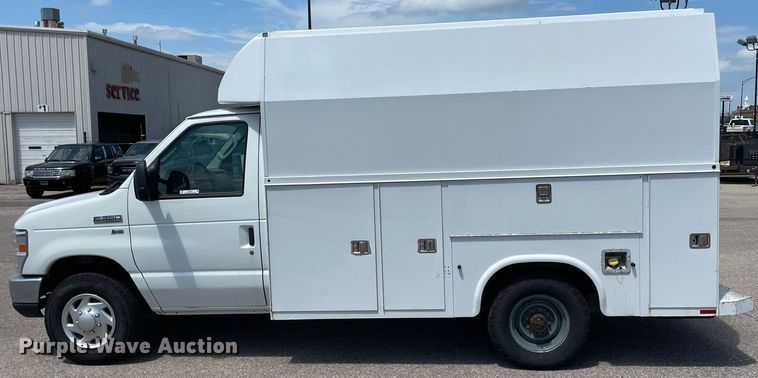 image for item LS9355 2010 Ford E350 Super Duty  utility van