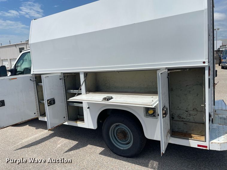 image for item LS9355 2010 Ford E350 Super Duty  utility van