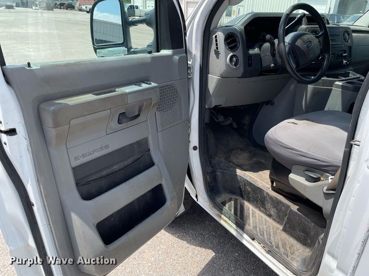 image for item LS9355 2010 Ford E350 Super Duty  utility van