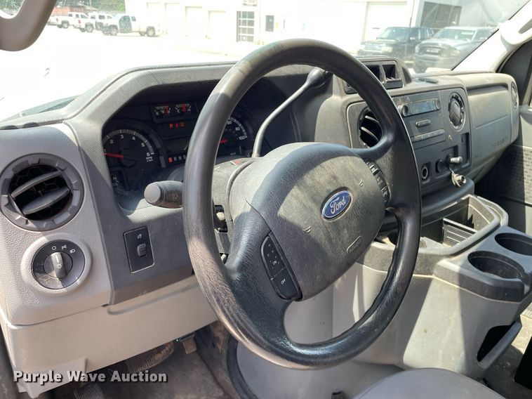 image for item LS9355 2010 Ford E350 Super Duty  utility van