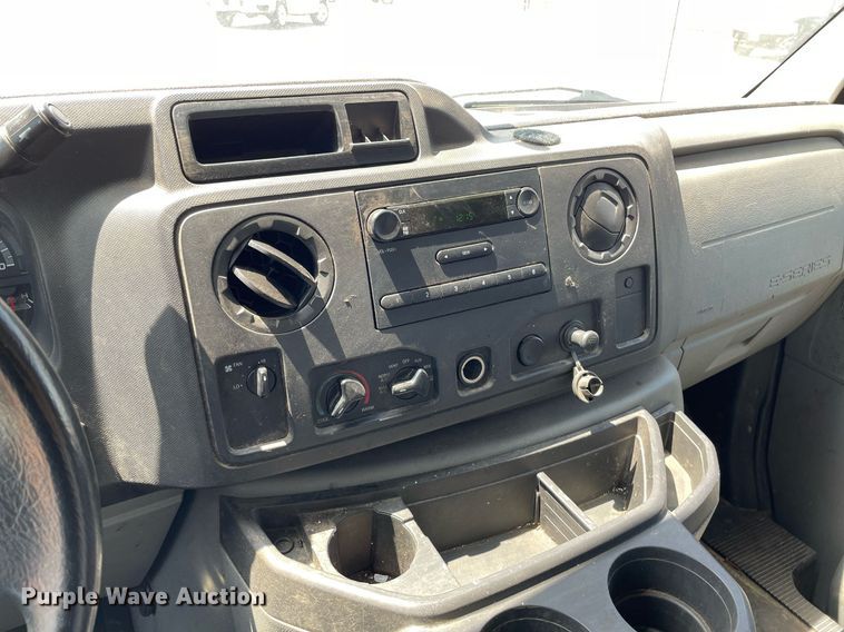 image for item LS9355 2010 Ford E350 Super Duty  utility van