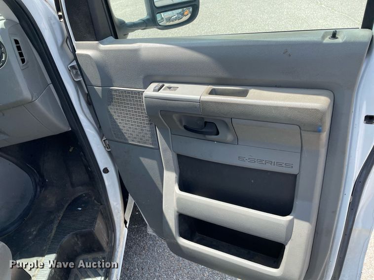 image for item LS9355 2010 Ford E350 Super Duty  utility van