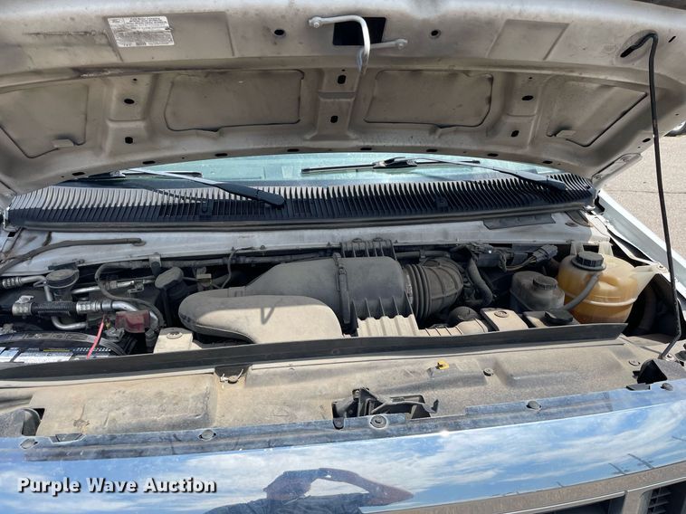 image for item LS9355 2010 Ford E350 Super Duty  utility van