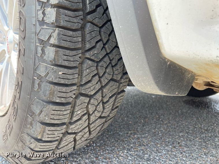 image for item LS9356 2014 GMC Sierra 1500  Crew Cab pickup truck