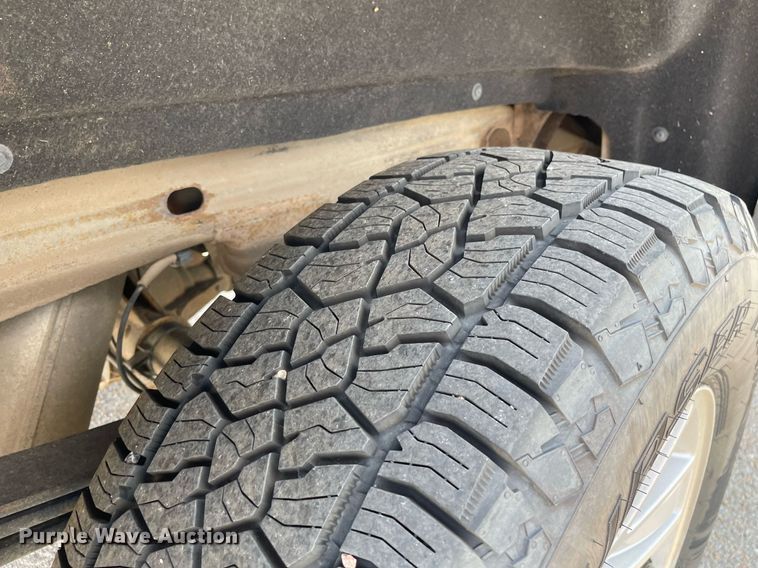 image for item LS9356 2014 GMC Sierra 1500  Crew Cab pickup truck