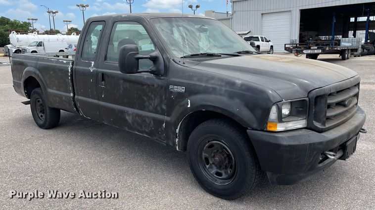 image for item LS9357 2004 Ford F250 Super Duty  SuperCab pickup truck