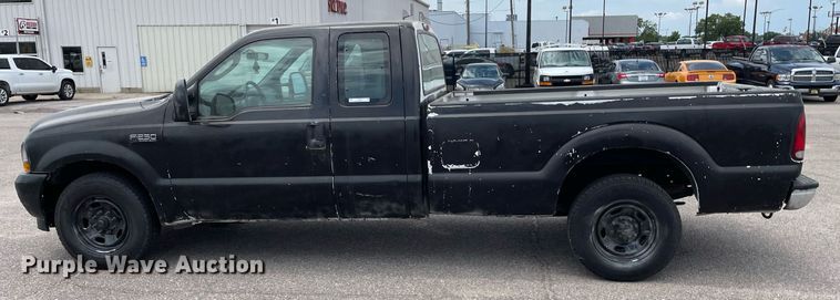 image for item LS9357 2004 Ford F250 Super Duty  SuperCab pickup truck