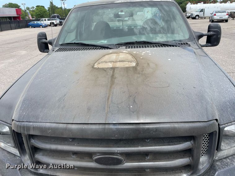 image for item LS9357 2004 Ford F250 Super Duty  SuperCab pickup truck