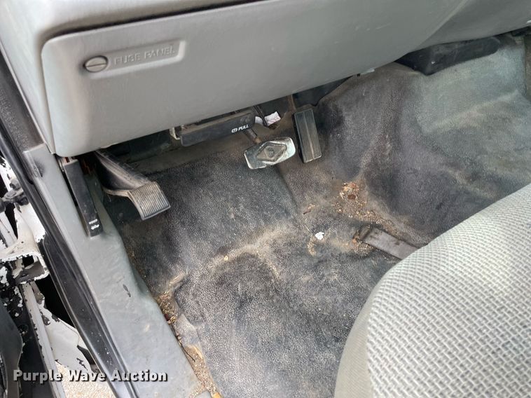 image for item LS9357 2004 Ford F250 Super Duty  SuperCab pickup truck