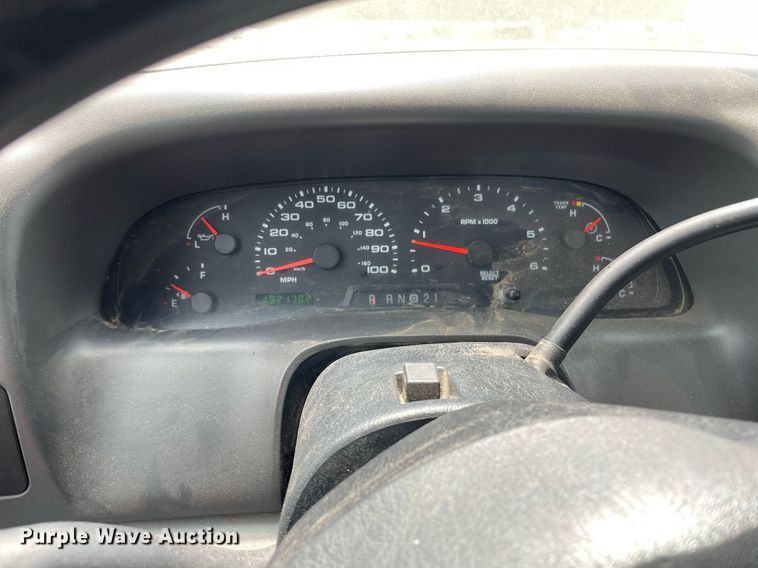 image for item LS9357 2004 Ford F250 Super Duty  SuperCab pickup truck