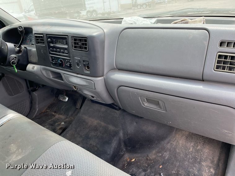 image for item LS9357 2004 Ford F250 Super Duty  SuperCab pickup truck