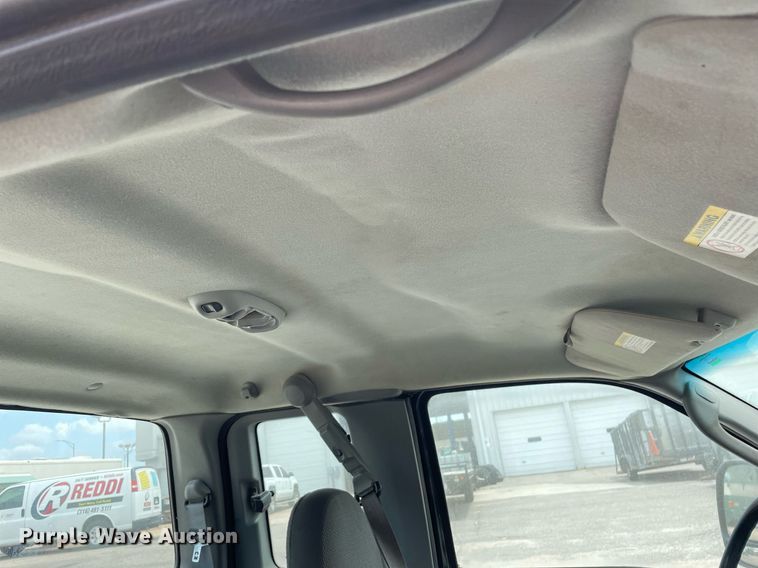 image for item LS9357 2004 Ford F250 Super Duty  SuperCab pickup truck