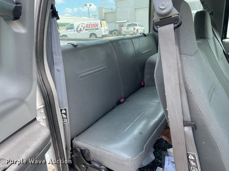 image for item LS9357 2004 Ford F250 Super Duty  SuperCab pickup truck