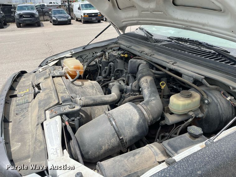 image for item LS9357 2004 Ford F250 Super Duty  SuperCab pickup truck