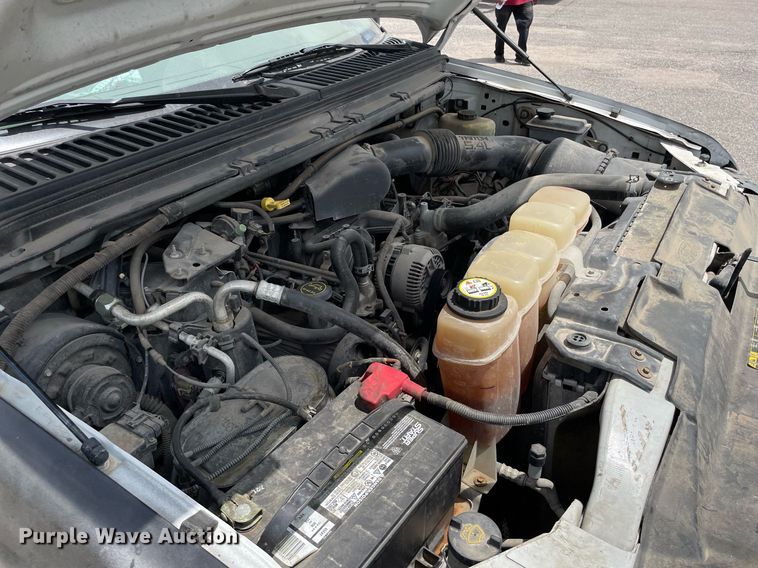 image for item LS9357 2004 Ford F250 Super Duty  SuperCab pickup truck