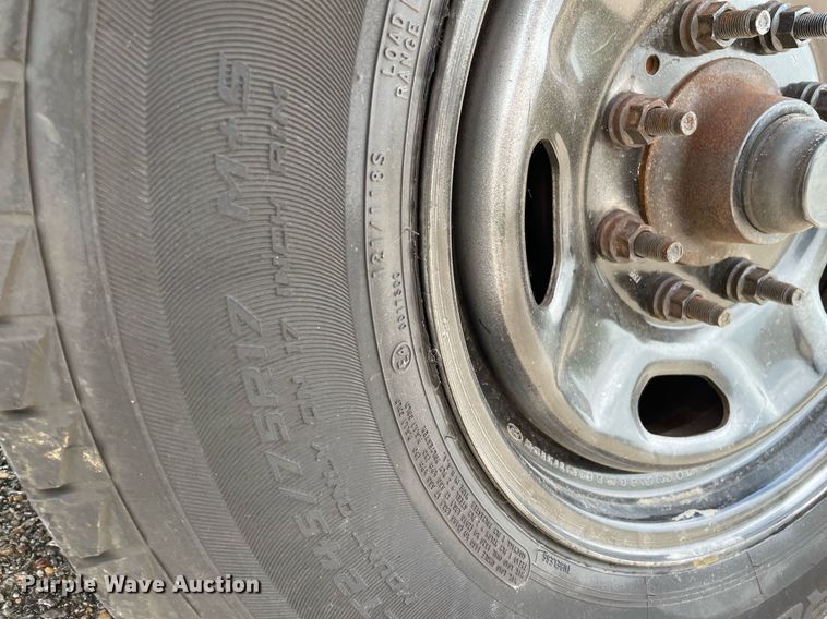 image for item LS9357 2004 Ford F250 Super Duty  SuperCab pickup truck