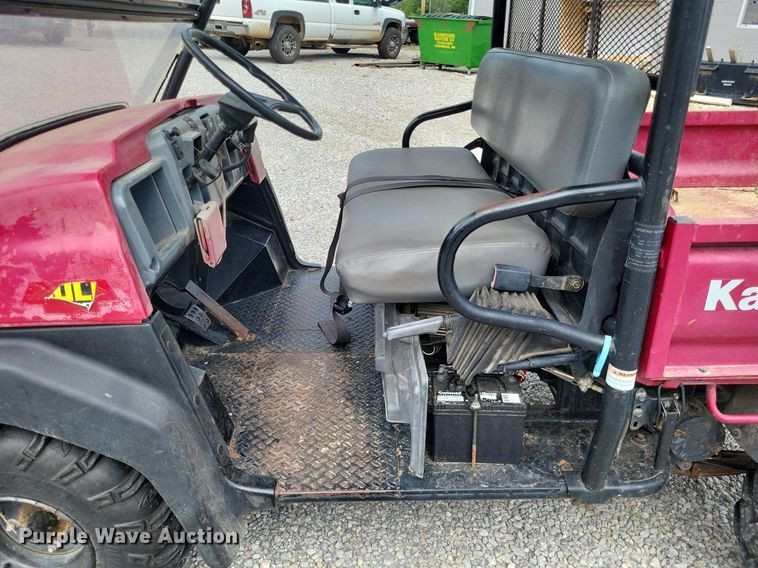 image for item LS9587 2004 Kawasaki Mule KAF620E  utility vehicle