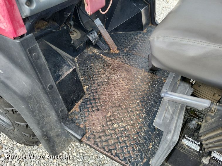 image for item LS9587 2004 Kawasaki Mule KAF620E  utility vehicle