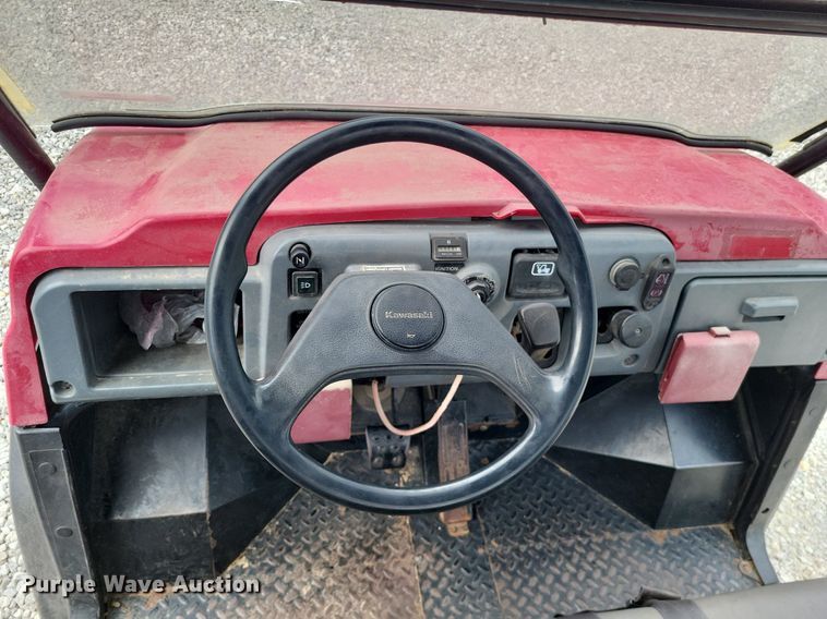 image for item LS9587 2004 Kawasaki Mule KAF620E  utility vehicle