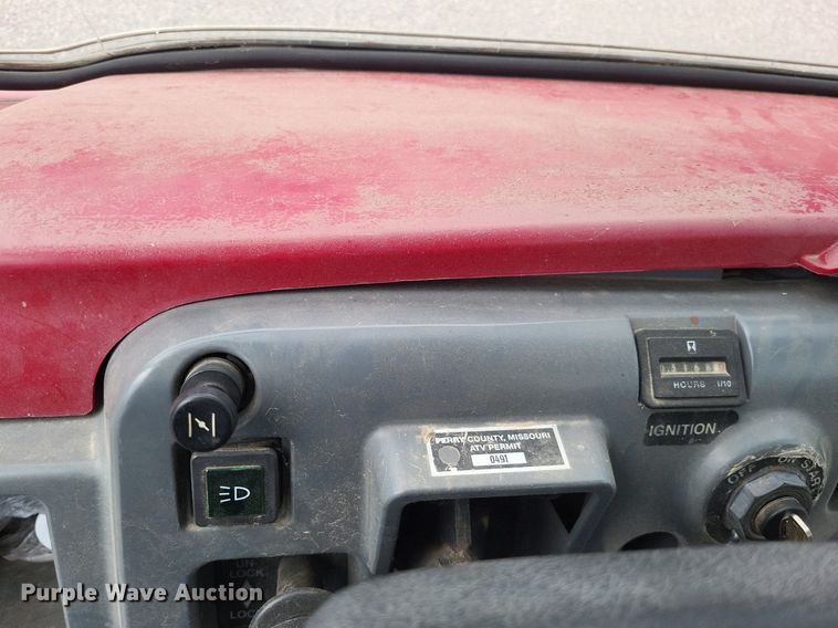 image for item LS9587 2004 Kawasaki Mule KAF620E  utility vehicle