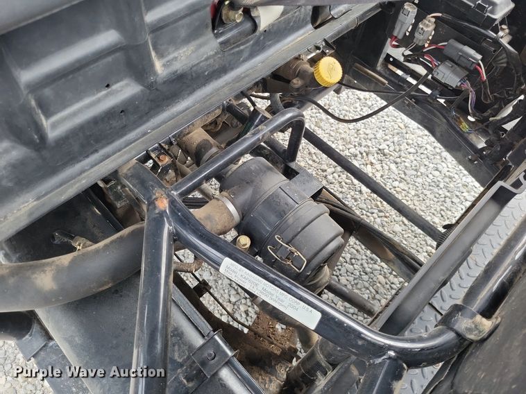 image for item LS9587 2004 Kawasaki Mule KAF620E  utility vehicle